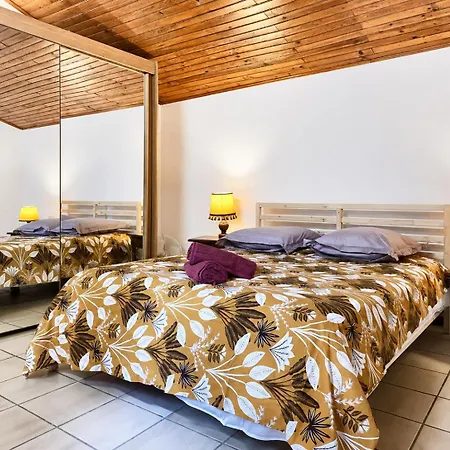 Apartman L'ecrin De Verdure - 6 Personnes - Climatisation - Places De Stationnement Gratuites - Jardin - Terrasse Villemade